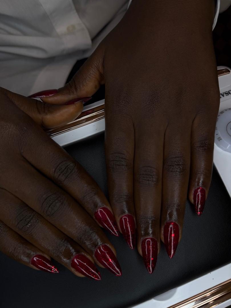 Miannie Artisan Manicure